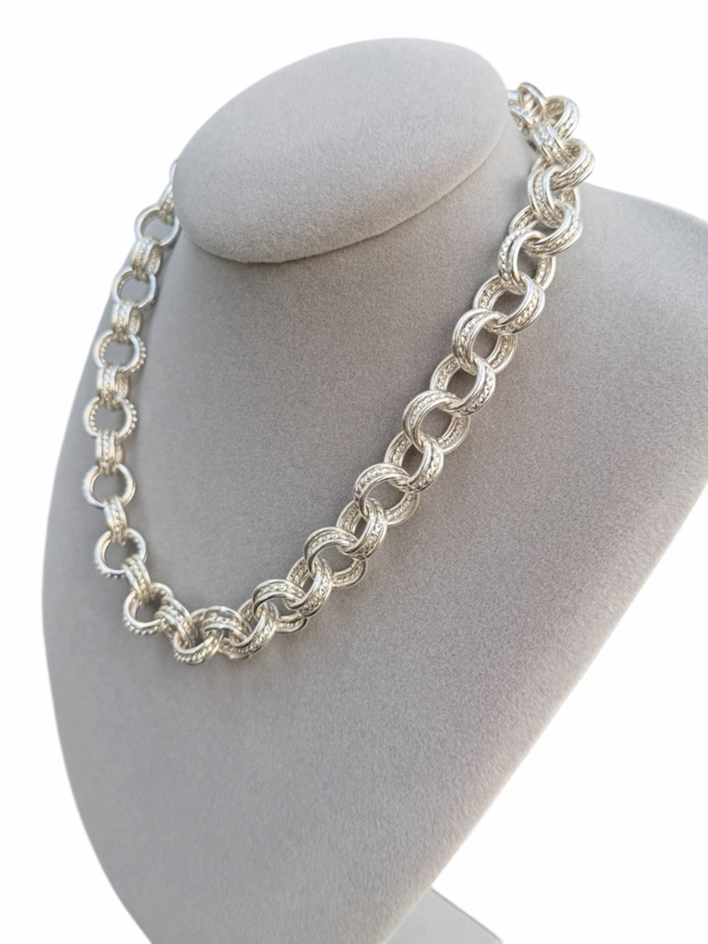 T TAHARI Silver O Ring Circles Chain Necklace - Picture 2 of 4